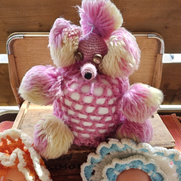 Kitschy Retro Vintage Decor - Picture 2 of 4